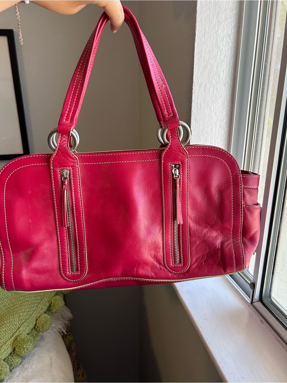 Hype Vibrant Pink Leather Shoulder Bag